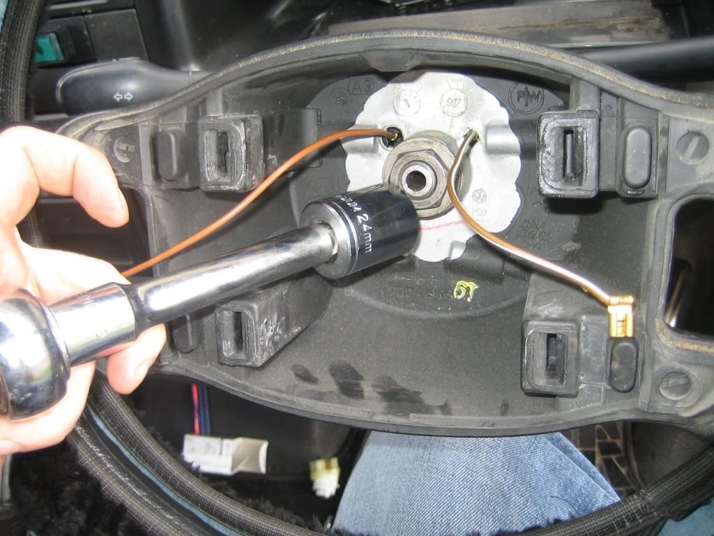 How to remove steering wheel assembly.... VW T4 Forum VW T5 Forum